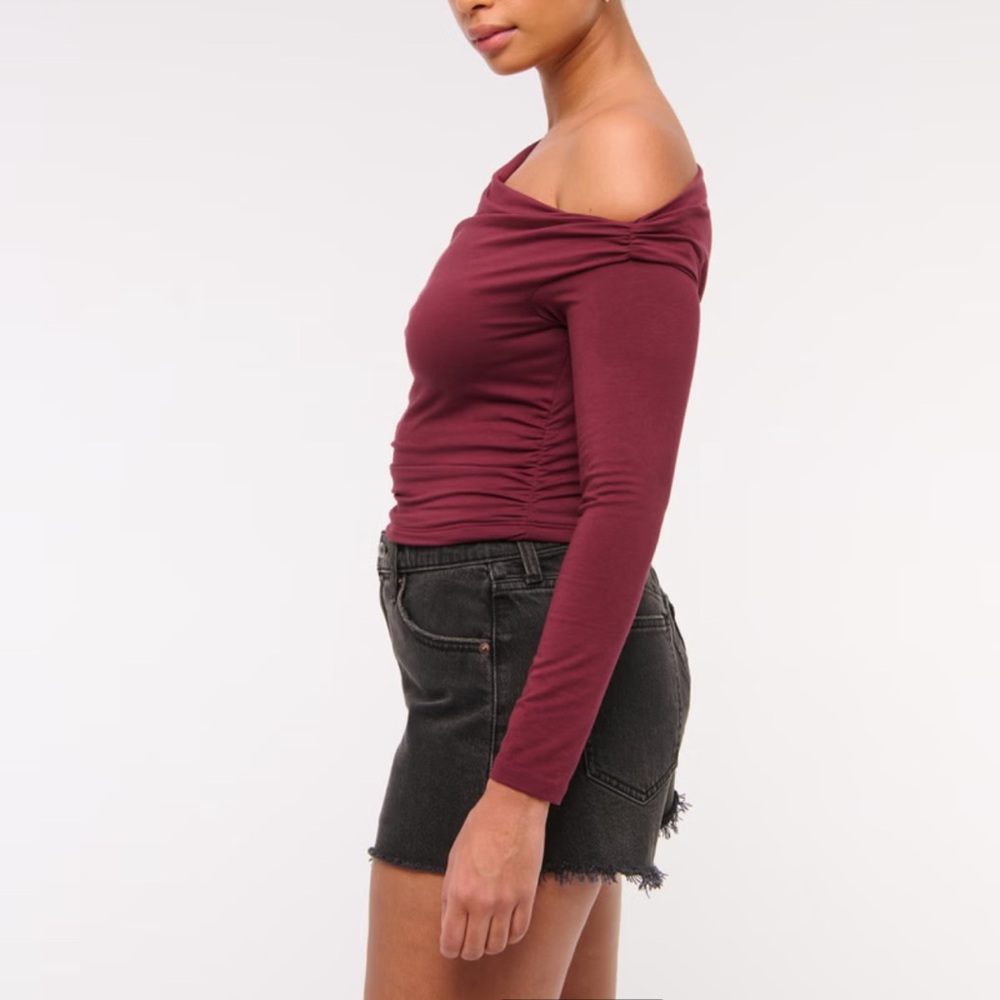 NWT Abercrombie Curve Love 90s Relaxed Cut Off Short - Picture 4 of 11